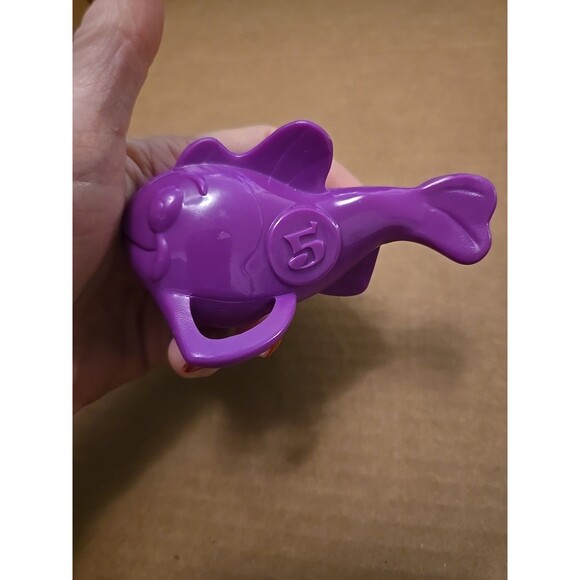 Unlabeled Hard Plastic Purple Fish With The Number 5 On Its Side Pre-owned Toy - Picture 2 of 3